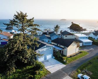 Beachside Suite at Lipowitz - Crescent City - Budova