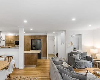 A Perfect Stay - Drift - Byron Bay - Living room