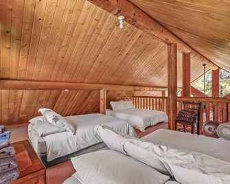 Kachina Tree House | 3BR |Visit Flagstaff's National Monuments - Flagstaff - Bedroom