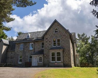 Braemar Youth Hostel - Ballater - Building