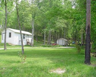 Small cabin in the woods Peaceful retreat - East Bernstadt - Extérieur