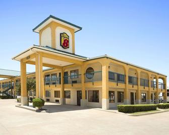 Super 8 by Wyndham Grand Prairie Southwest - Grand Prairie - Bygning