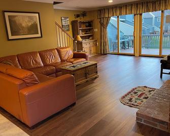 Family Friendly Mountain Townhouse in N. Woodstock - Woodstock - Sala de estar