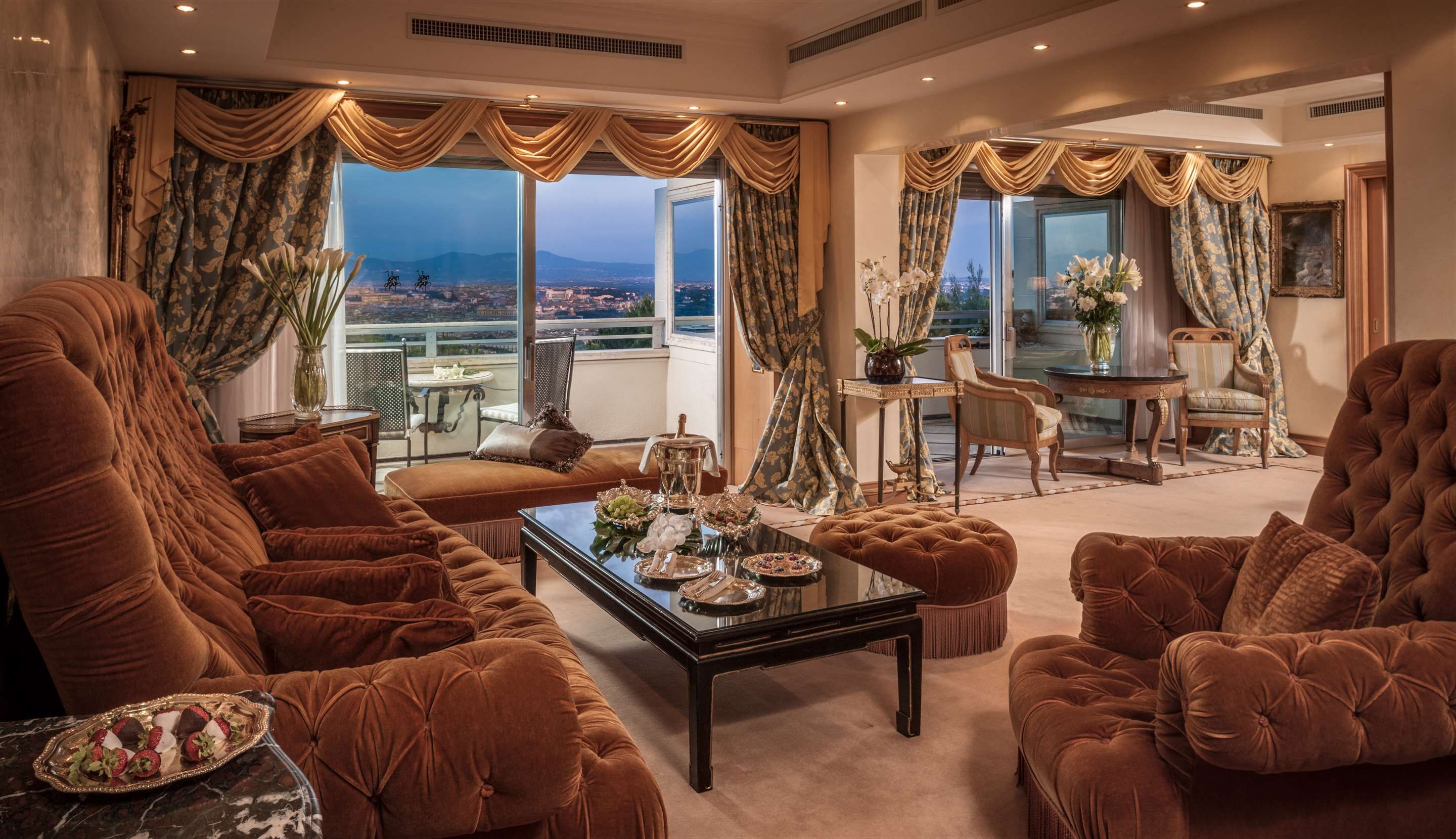 فندق روما كافاليري إيه والدورف أستوريا - روما - غرفة معيشة