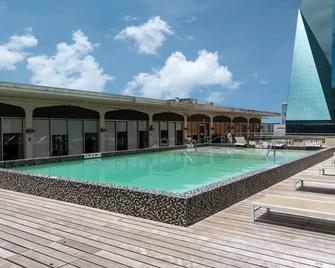 Downtown Dallas CozySuites w/ roof pool, gym #6 - Dallas - Piscina