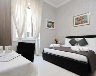 Domus Gallo Guest House - Rome - Bedroom