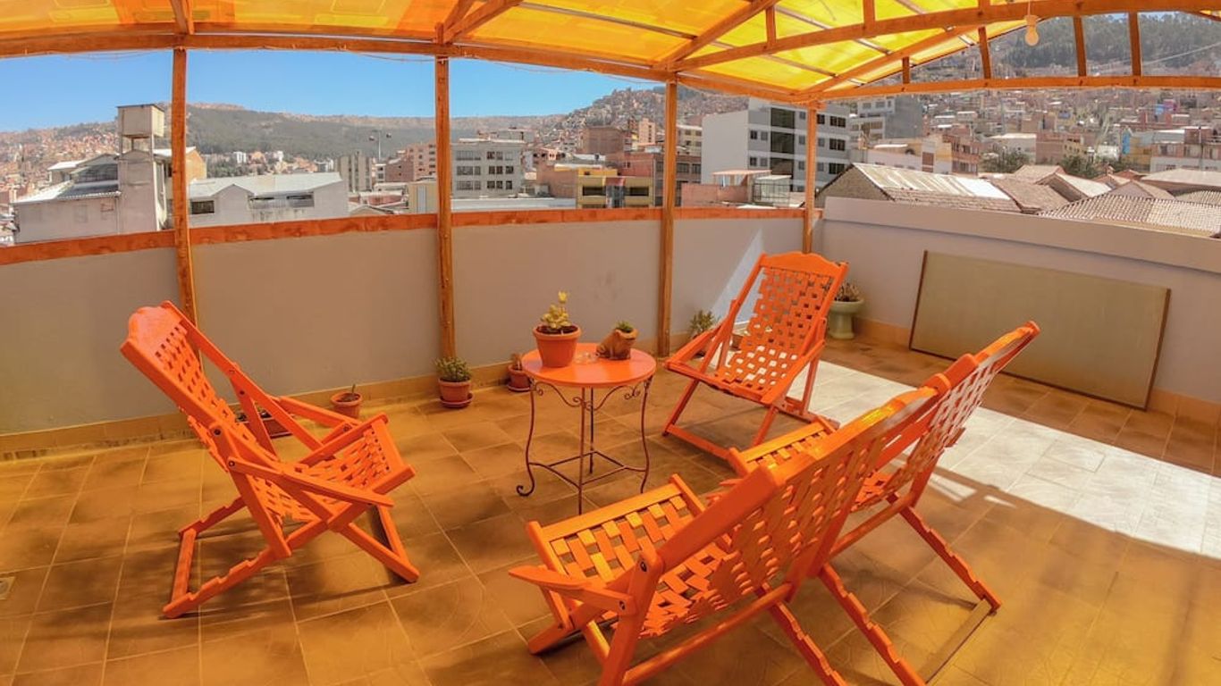 أناتا هوستل