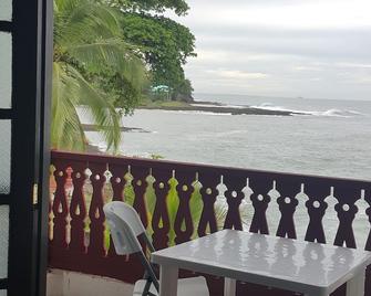 Hotel La Cueva Limon - Limón - Balcón