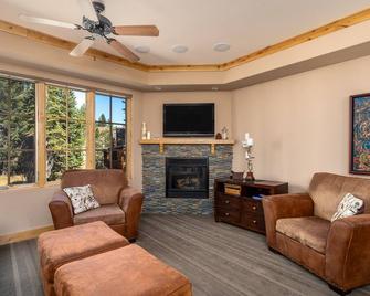 Modern Condo- Jacuzzi Tub SM #201 by Bear Valley Vacation Rentals - Bear Valley Ski Area - Living room