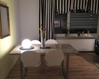 65 qm Topwohnung near by uni, city, trainstation- quietly and green - Saarbrücken - Jadalnia