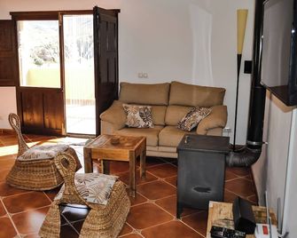 Beautiful vacation paradise located in the Sierra Maria Los Velez Natural Park - Velez Rubio - Living room