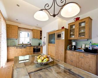 A holiday home of a special kind for up to 6 people - Saint Jakob In Defereggen - Cocina