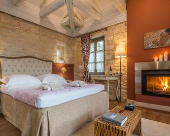 Pirrion Wellness Boutique Hotel - Ano Pedina - Schlafzimmer