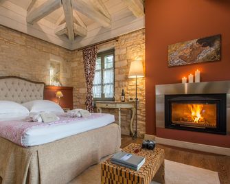 Pirrion Wellness Boutique Hotel - Ano Pedina - Bedroom