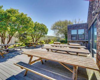 Watsonville Condo w/ Ocean Views & Beach Access - Watsonville - Innenhof