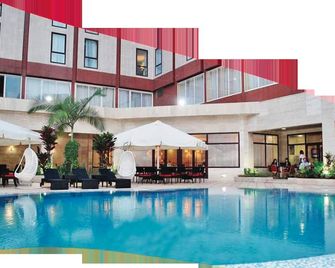 Djeuga Palace Hotel 4 - Yaoundé - Pool