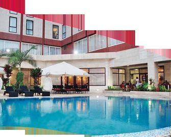 Djeuga Palace Hotel 4 - Yaoundé - Pool