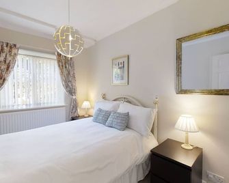 Cosy cottage hideaway for couples close to centre and beach with 1 bedroom - Eastbourne - Bedroom