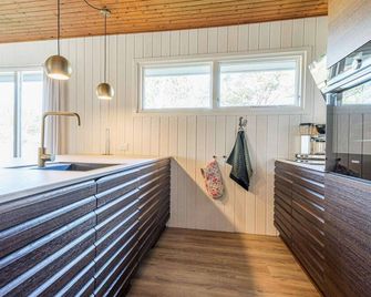 6 person holiday home in Blåvand - Blåvand - Receptionist