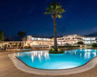 Sabina Hotel - Theologos - Pool