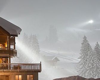 Hôtel Restaurant Les Sapins Wellness & Gourmet - Thônes - Gebäude