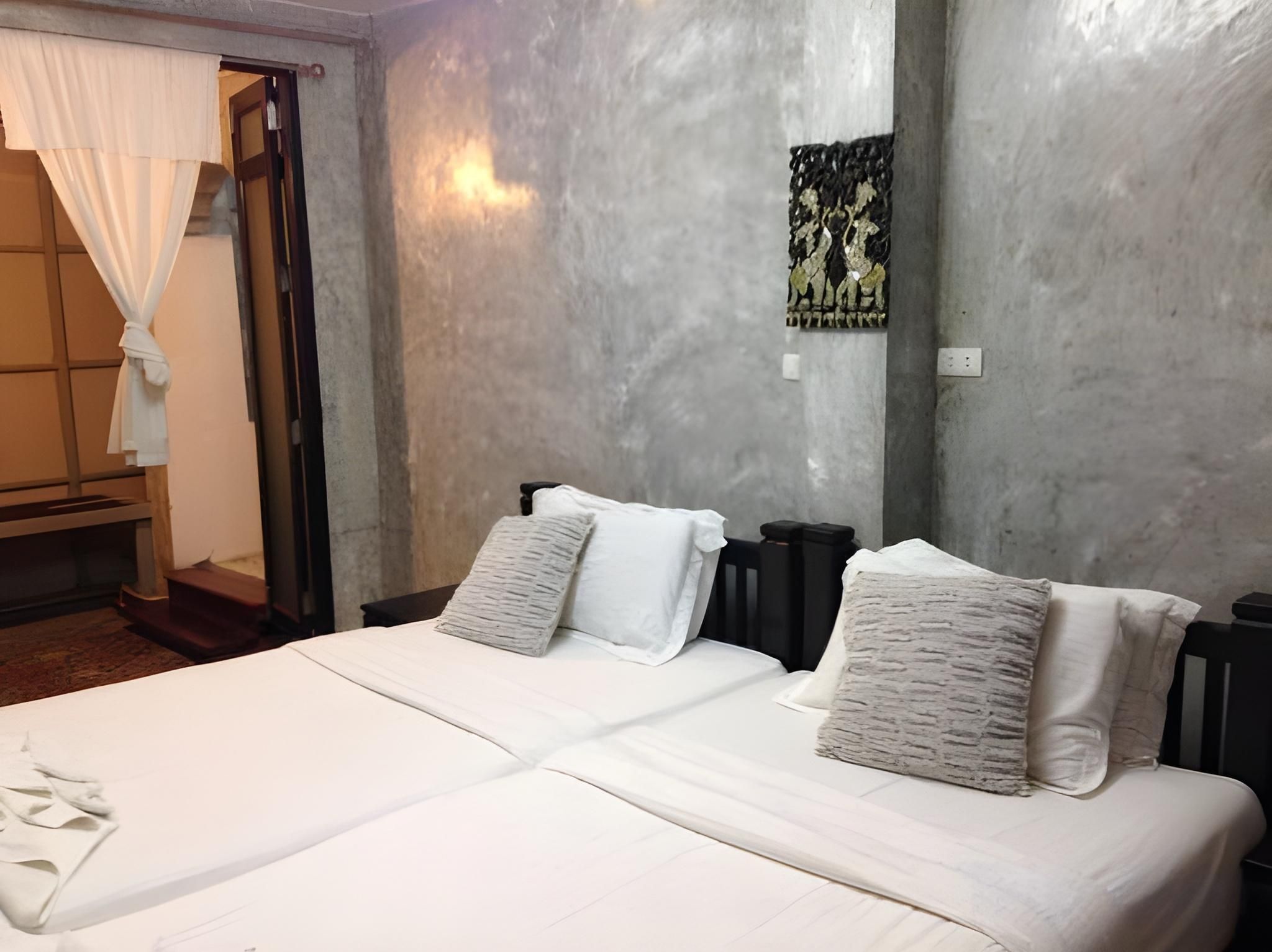 At Casa Guesthouse Amphawa