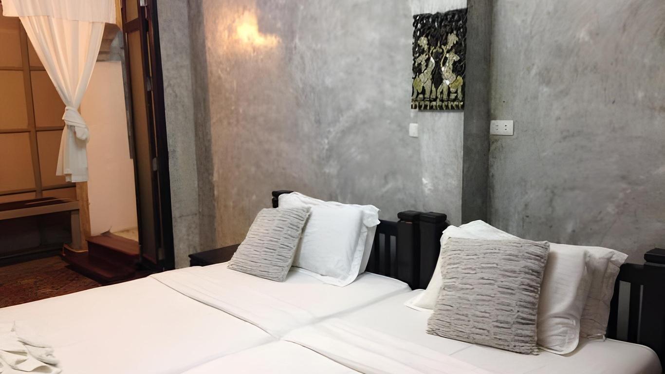 At Casa Guesthouse Amphawa