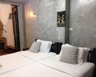 At Casa Guesthouse Amphawa - Amphawa - Slaapkamer