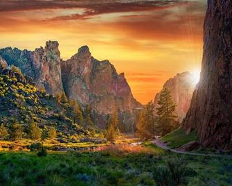 Eagle Crest Desert Sky Retreat - Hot Tub, Dogs Ok - Redmond