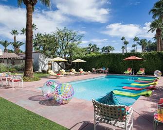 Five bedroom in United States of America, Palm Springs - Palm Springs - Pool