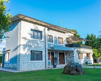 B&b L'eden - Cassino - Gebäude