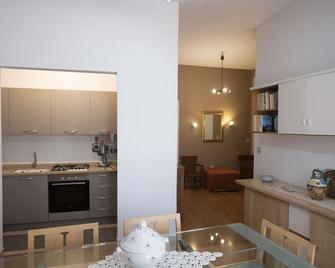 Villa Faro a pochi passi dalla spiaggia - San Vito Lo Capo - Küche