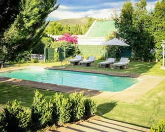 Oue Werf Country House - Oudtshoorn - Zwembad