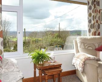 2 bedroom accommodation in Graigfechan, near Ruthin - Ruthin - Wohnzimmer