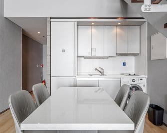 Haeundae Seacloud Hotel Residence - Busan - Dining room