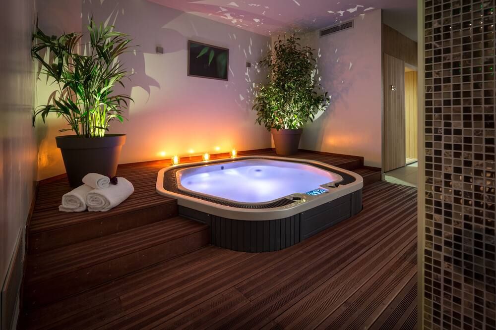 أوتل لو ريف دروات إيه سبا - لورد - حوض السباحة