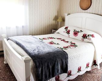 Peaceful, country setting on Fountain Hill Farm - Gap - Bedroom