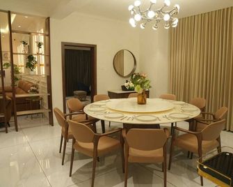 Green Lagoon Retreat - Jadkal - Comedor