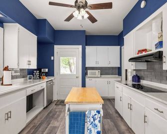 Charming 4-Bedroom steps from Ashland University - Ashland - Küche