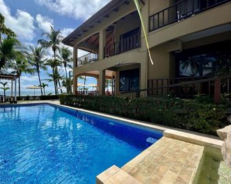 The Backyard Beachfront Hotel - Jaco - Pool