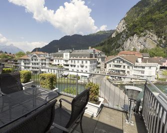 Alplodge Hostel - Interlaken - Balcon