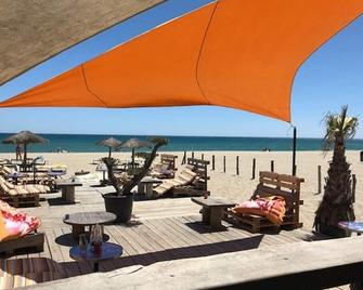 Studio Cabine 4 Pers, Terrasse, Parking Privé, Proche Plage et Commerces, La Franqui - FR-1-81-585 - Leucate - Patio