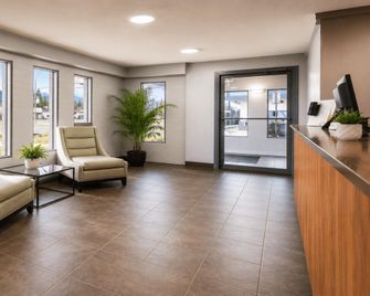 SureStay by Best Western Smithers - Smithers - Lobby