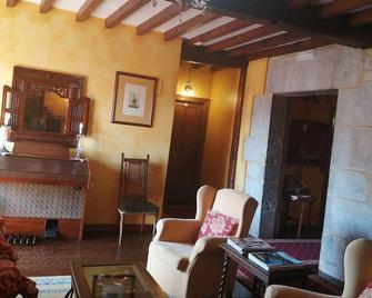 La Casa del Organista - סנטילנה דל מאר - סלון