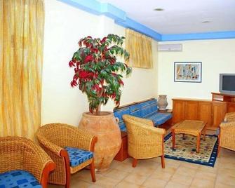 Melistas Rooms - Marathias - Sala de estar