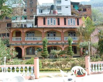 Gurkha Inn - Gorkhā - Building