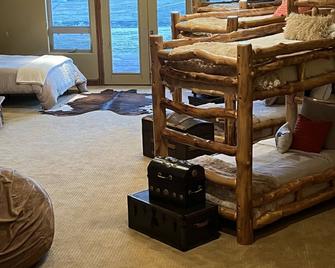 The Ranch at Wild Rose near Zion and Bryce - Lodge and three guest cabins - Alton - Habitación