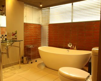 Dias Guest House - Bloemfontein - Badkamer