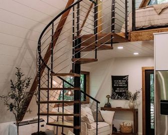 Wilewood A-Frame, Romantic Treehouse Getaway, Hot Tub - Abbeville - Escaleras