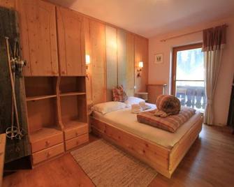 Garni Ortles - Selva di Val Gardena - Bedroom